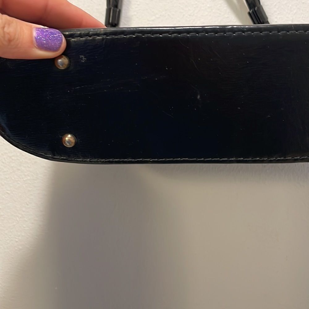 Womans vintage black leather handbag - Picture 9 of 16